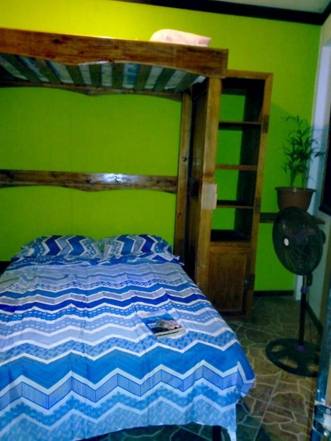 Hostel The Venue - Utila Exterior foto