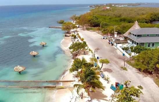 Hostel The Venue - Utila Exterior foto